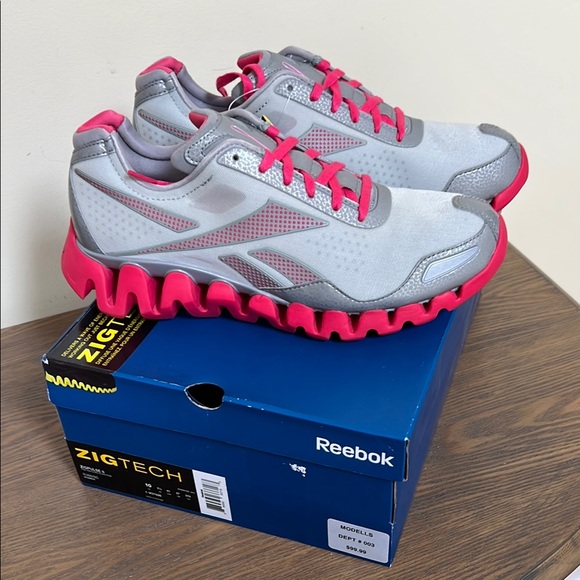 Reebok ZIGPULSE II Running Shoes- Breast Cancer Edition- Size 10 - Picture 1 of 12